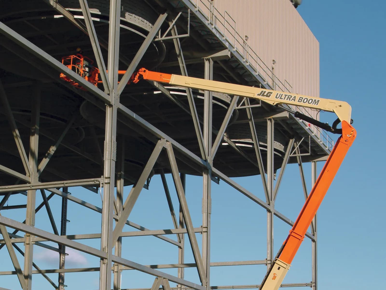 JLG 1250AJP 40.3m diesel articulated boom lift