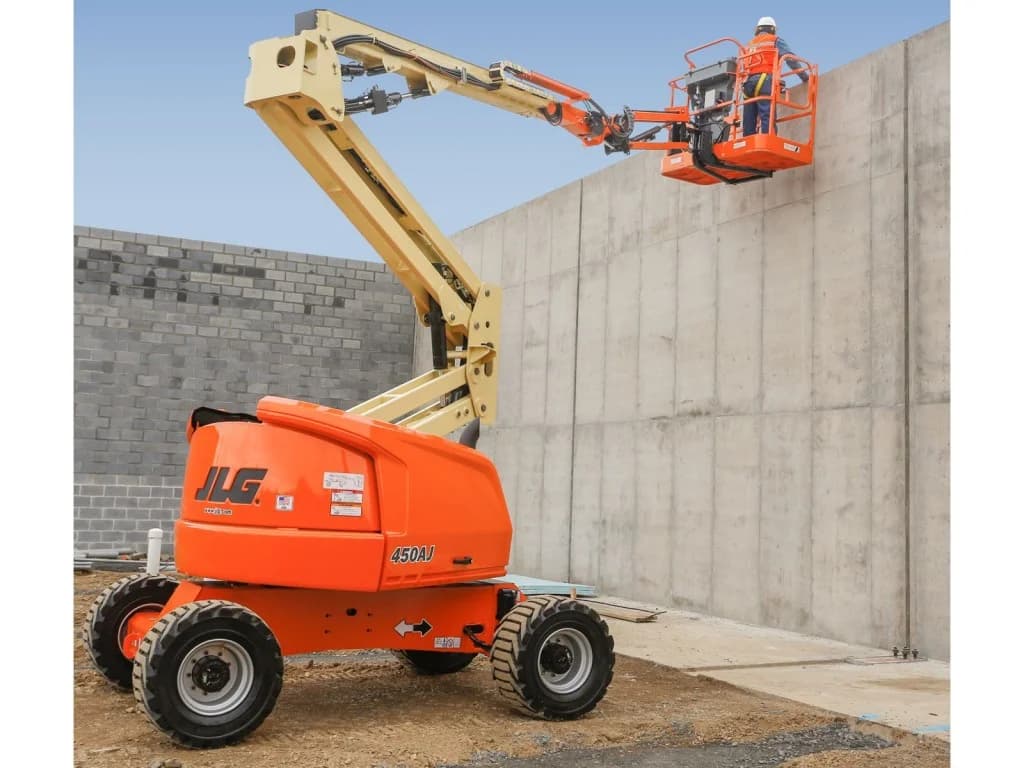 JLG 450AJ diesel articulated boom lift
