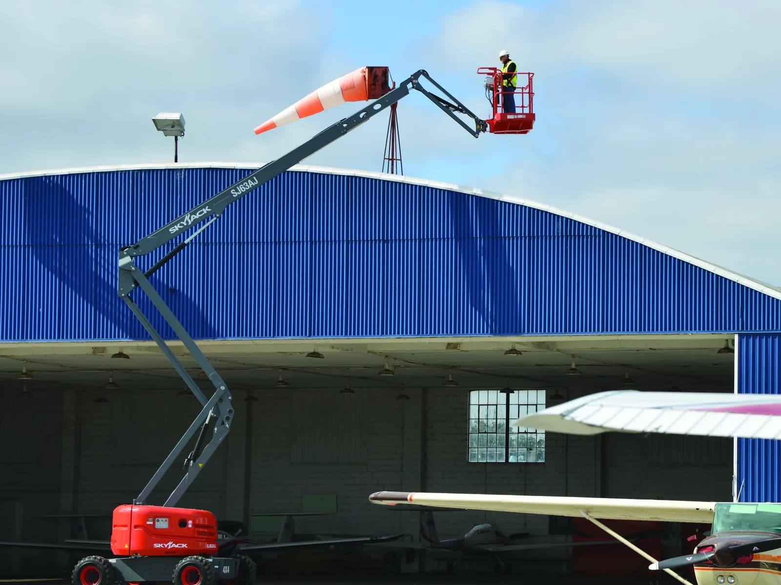 Skyjack SJ63 AJ 21.38m diesel articulated boom lift